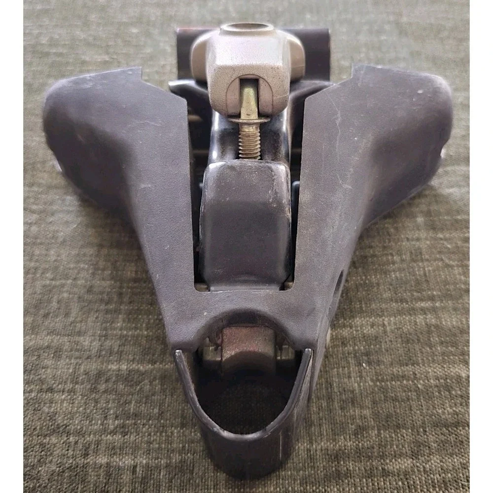 Yakima Roof Rack LowRider Towers Pair Large Rail Mount Feet